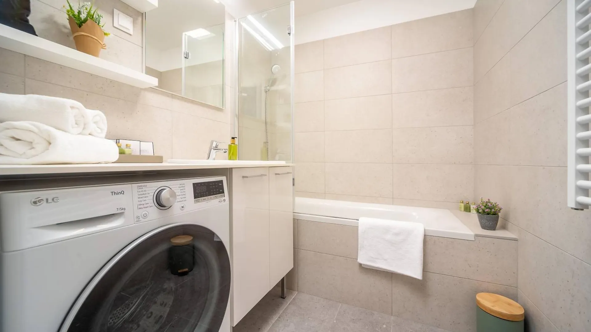 Sunbeam Crest Apartment Budapest