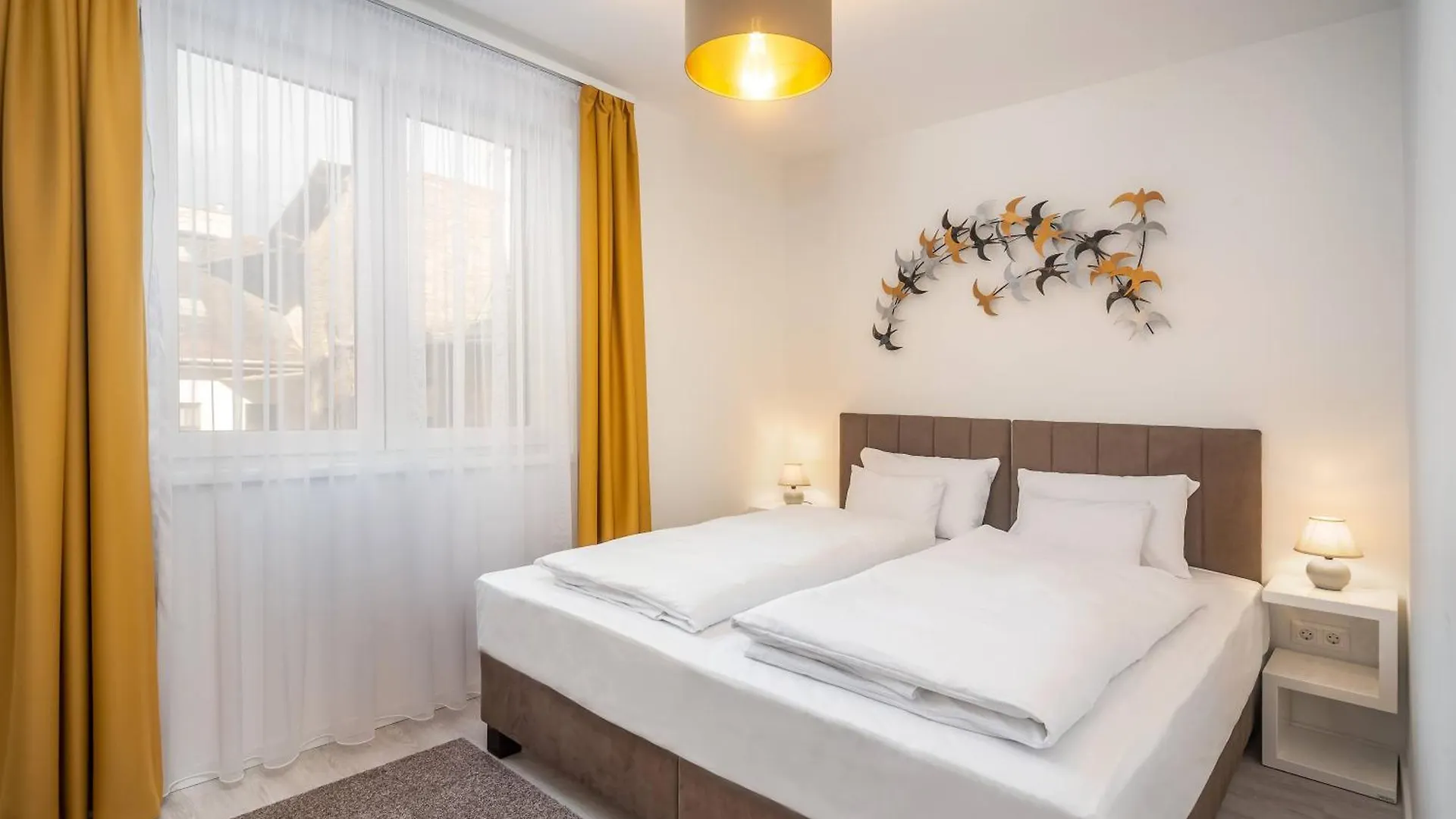 Sunbeam Crest Apartment Budapest